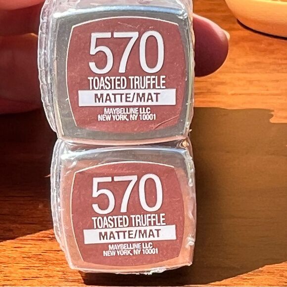 Maybelline color sensational matte lipstick 👄 bundle of 2 👄 toasted truffle - Picture 2 of 2
